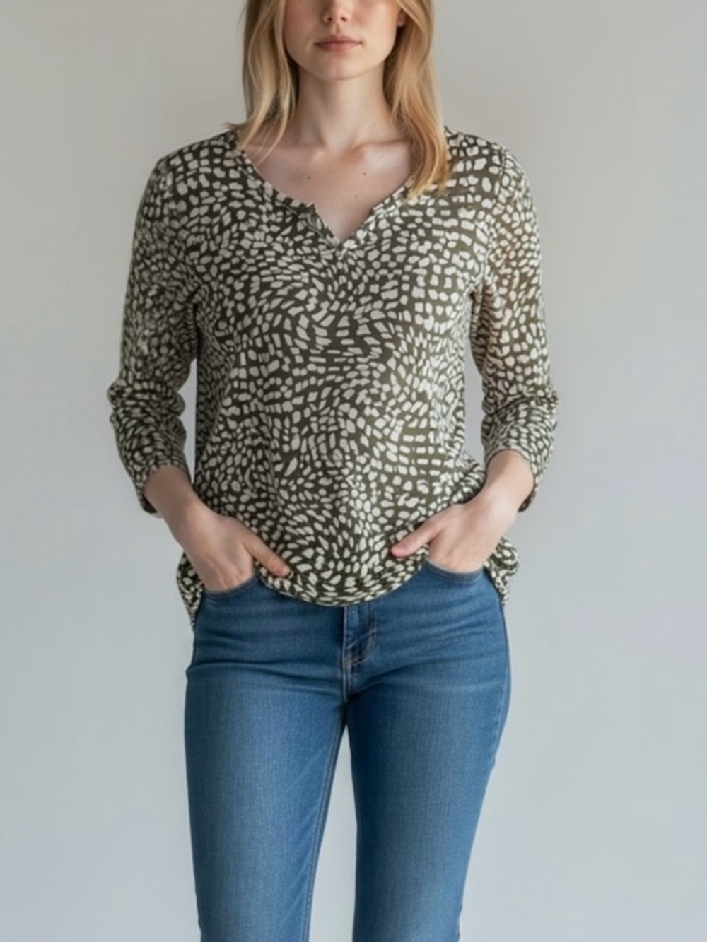 Chico’s Olive Green Cotton Spot-Print V-Neck 3/4 Sleeve Women’s Top Size 2 Large